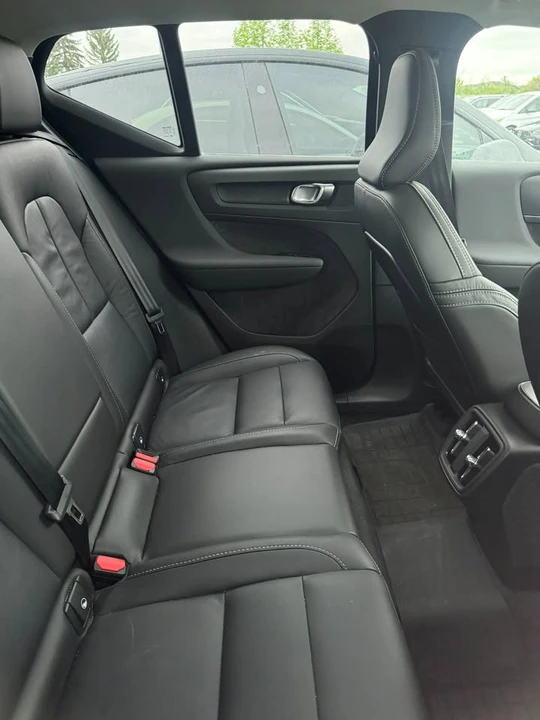 2024 Volvo XC40 - Image 9 of 11
