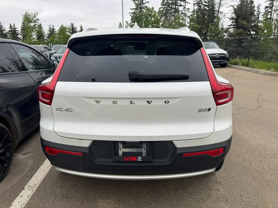 2024 Volvo XC40 - Image 3 of 11