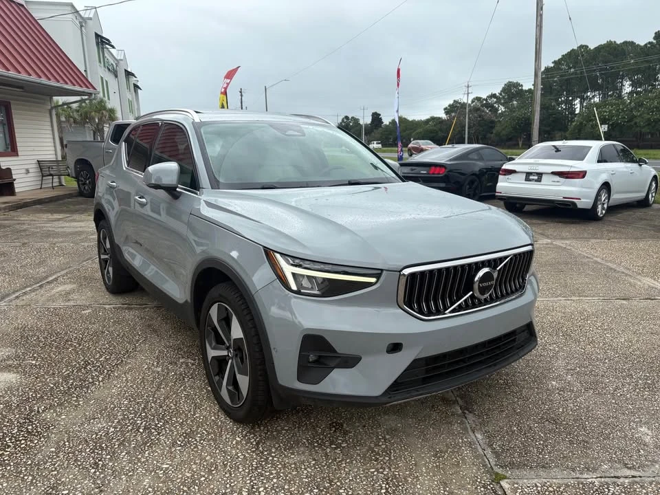 2024 Volvo XC40 - Image 3 of 11