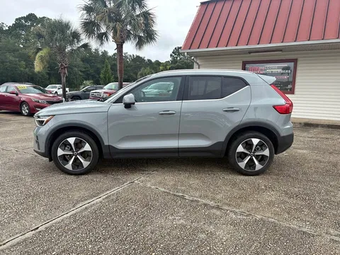 2024 Volvo XC40 B4 Plus Sport Utility 4D