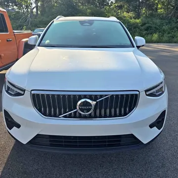 2024 Volvo XC40 B4 Plus Sport Utility 4D