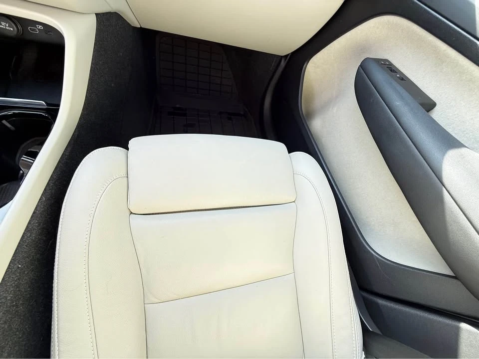 2024 Volvo XC40 - Image 13 of 17