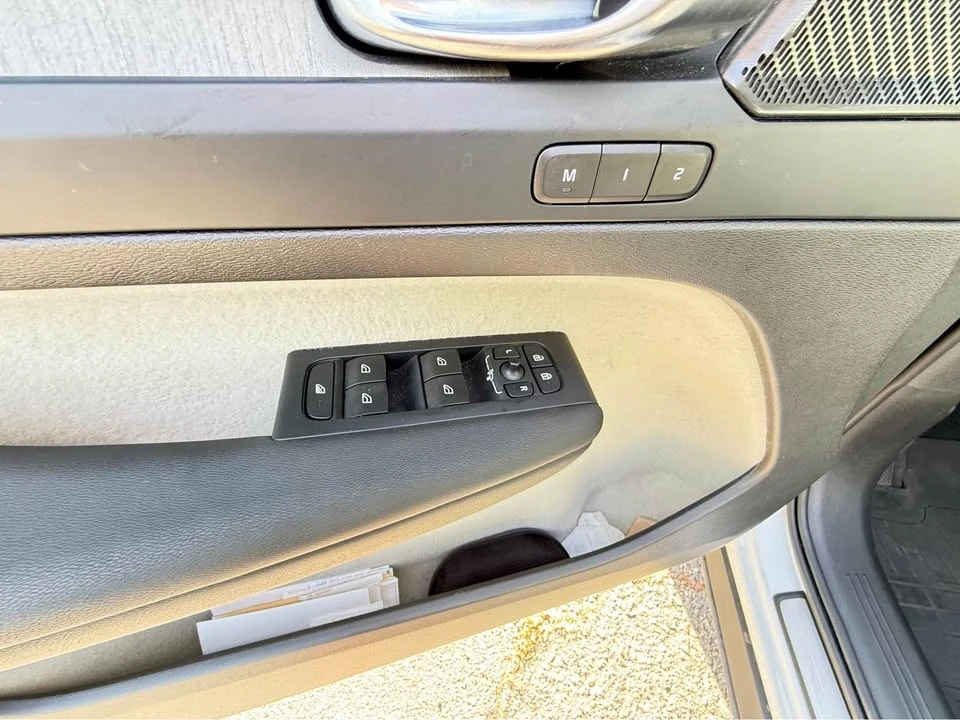 2024 Volvo XC40 - Image 8 of 17