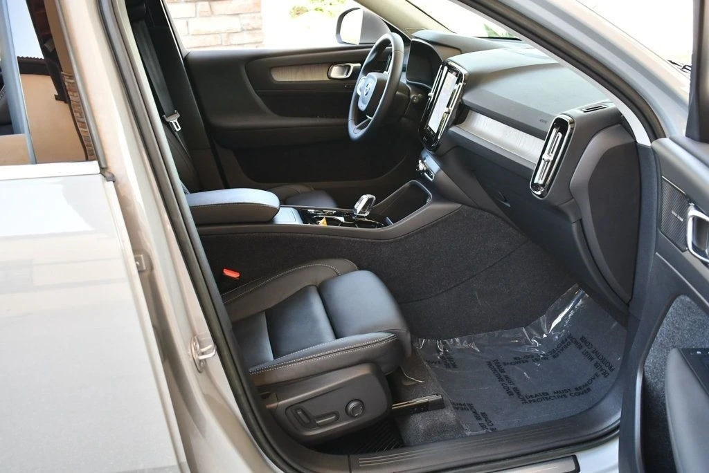 2024 Volvo XC40 - Image 19 of 21