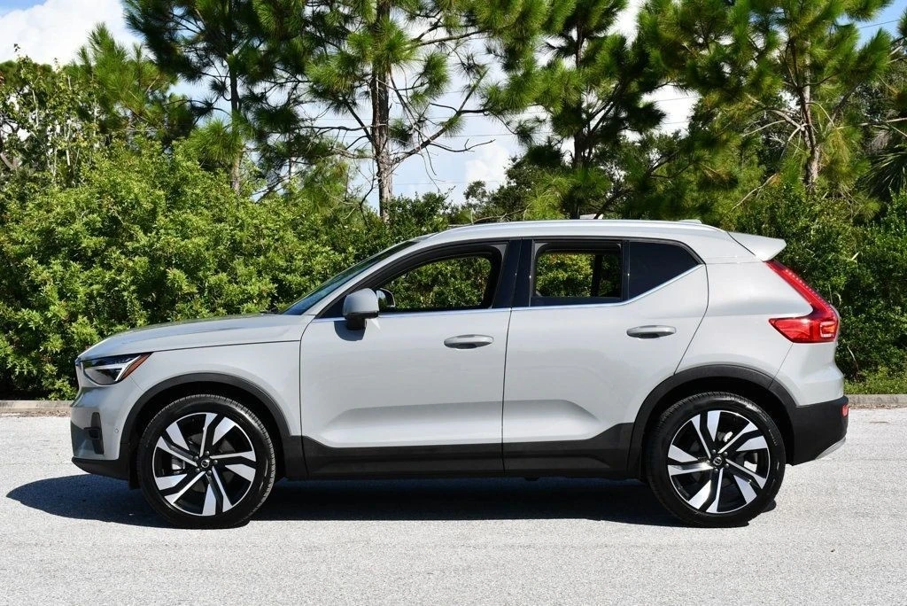 2024 Volvo XC40 - Image 3 of 12