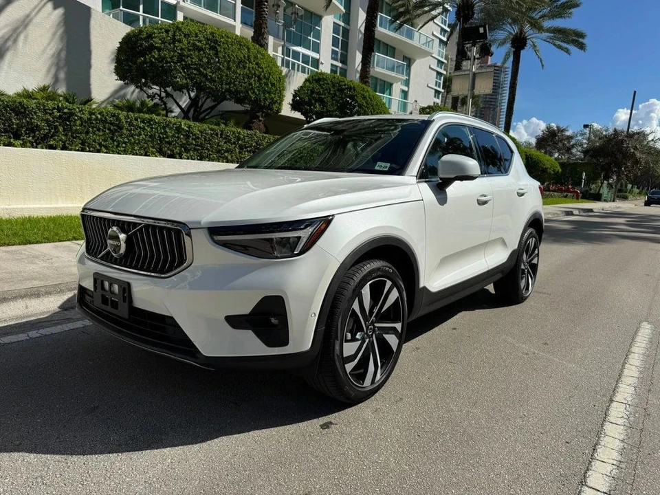 2024 Volvo XC40 - Image 4 of 12