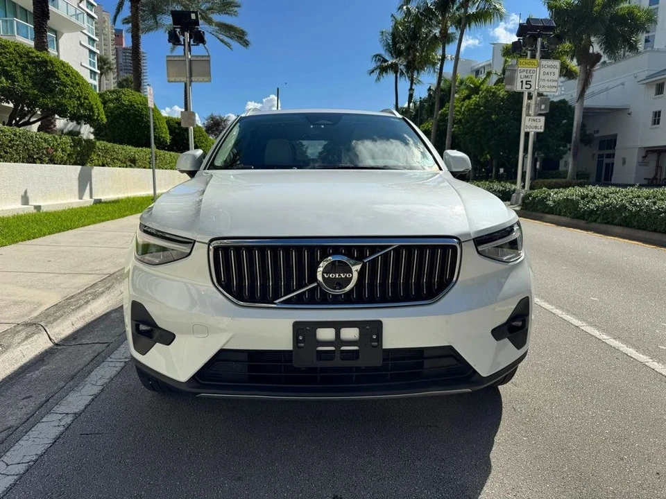 2024 Volvo XC40 - Image 3 of 12