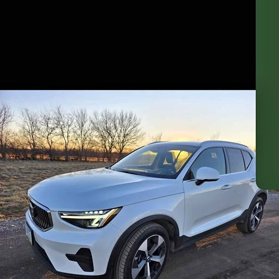 2024 Volvo XC40 - Image 1 of 1