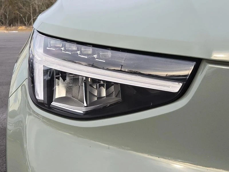2024 Volvo XC40 - Image 9 of 12