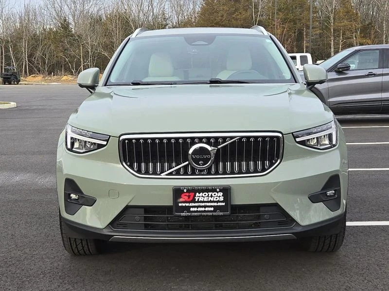 2024 Volvo XC40 - Image 2 of 12