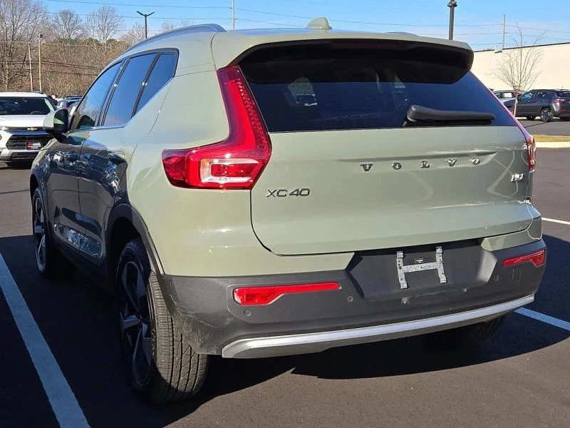 2024 Volvo XC40 - Image 3 of 4