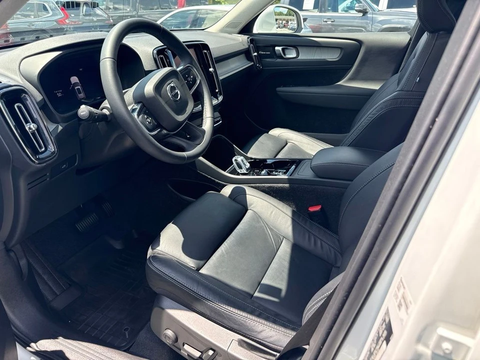 2024 Volvo XC40 - Image 3 of 6