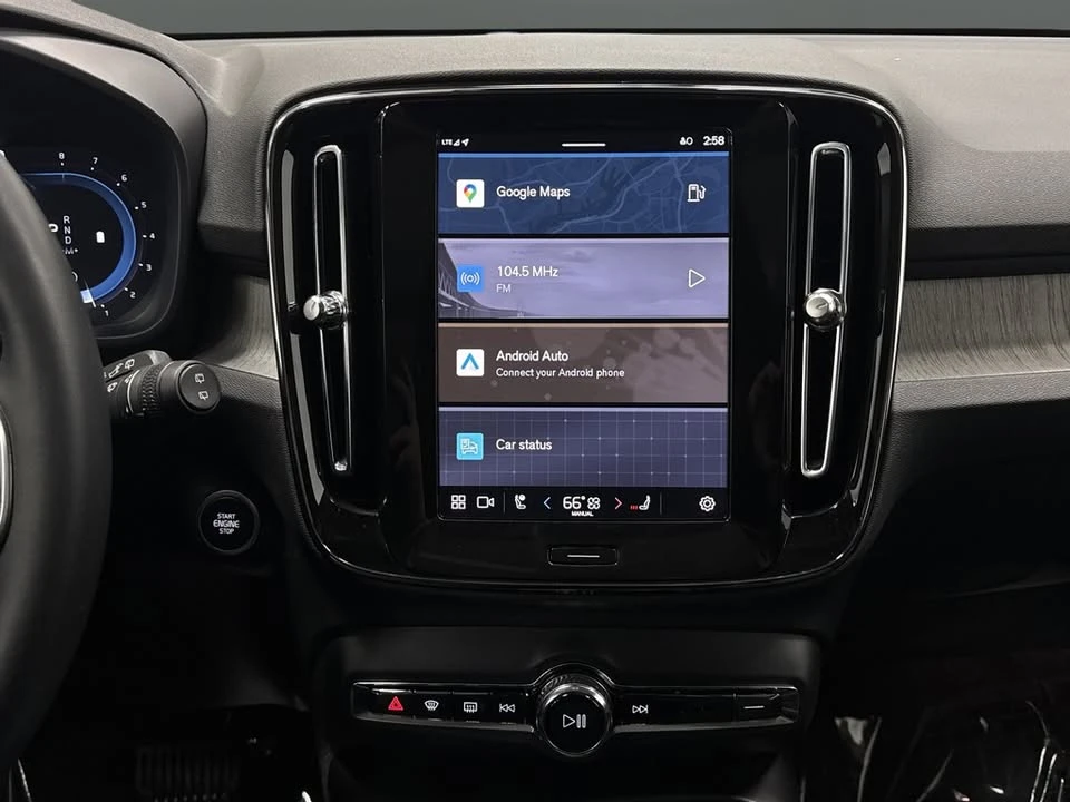 2024 Volvo XC40 - Image 9 of 20