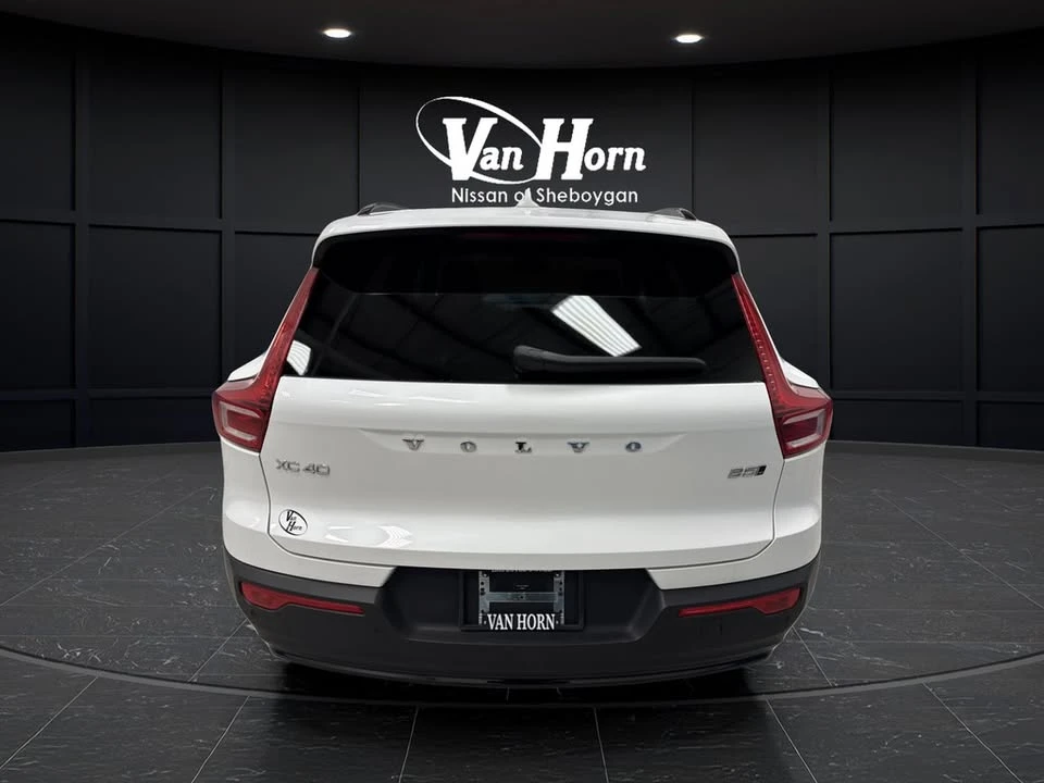 2024 Volvo XC40 - Image 14 of 20