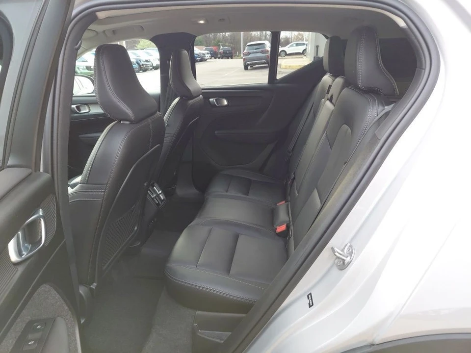 2024 Volvo XC40 - Image 10 of 12