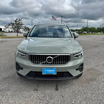 2024 Volvo XC40 B5 Plus