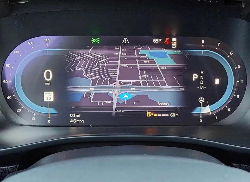 2024 Volvo XC40 - Image 9 of 11