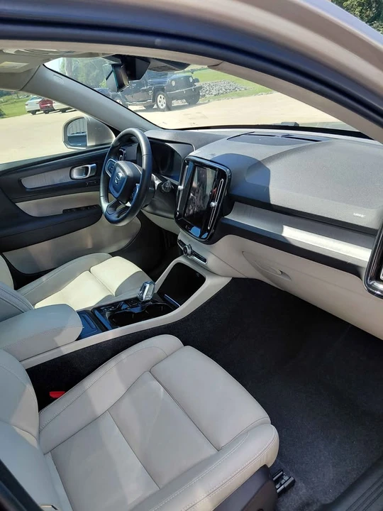 2024 Volvo XC40 - Image 7 of 9
