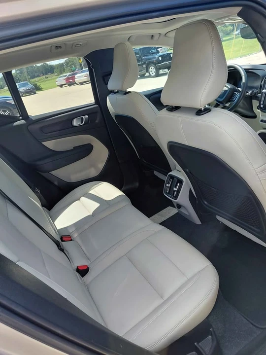 2024 Volvo XC40 - Image 8 of 9