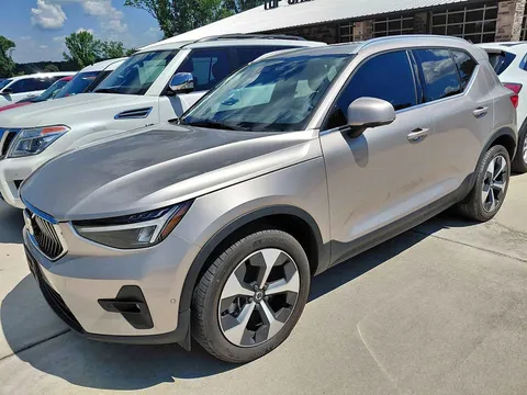 2024 Volvo XC40 B5 Plus Sport Utility 4D