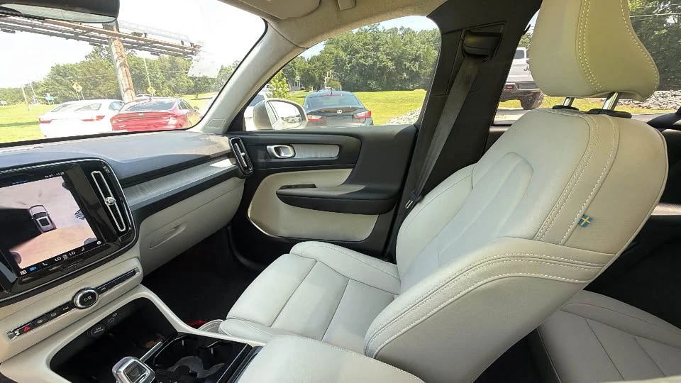 2024 Volvo XC40 - Image 14 of 15