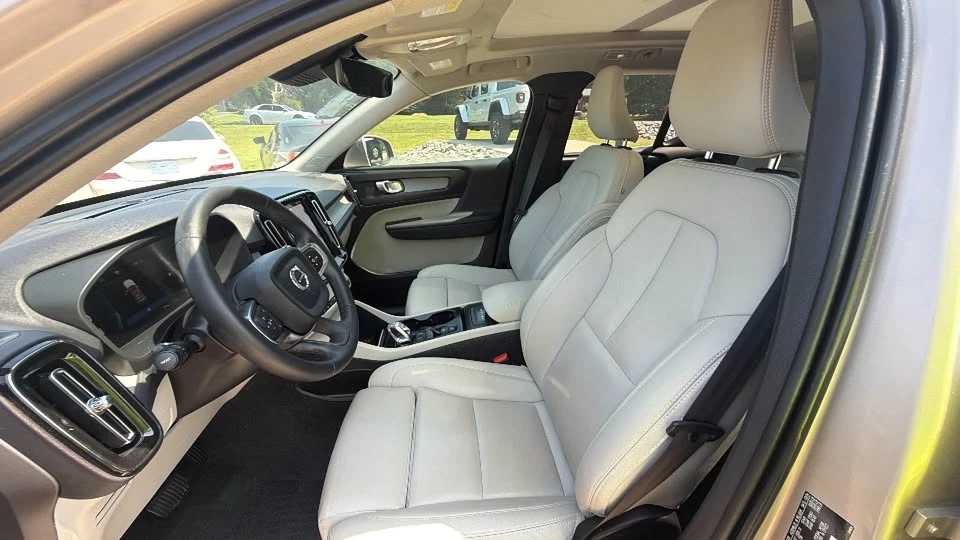 2024 Volvo XC40 - Image 8 of 15