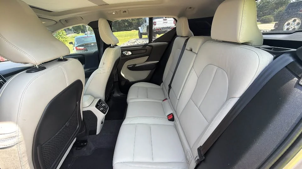 2024 Volvo XC40 - Image 12 of 15