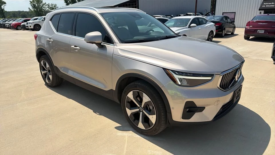 2024 Volvo XC40 - Image 3 of 15