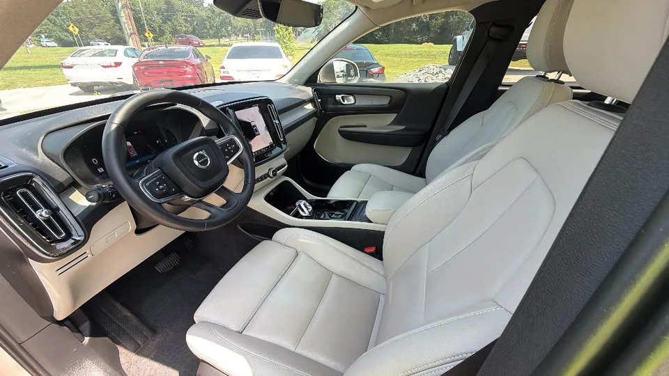 2024 Volvo XC40 - Image 13 of 15