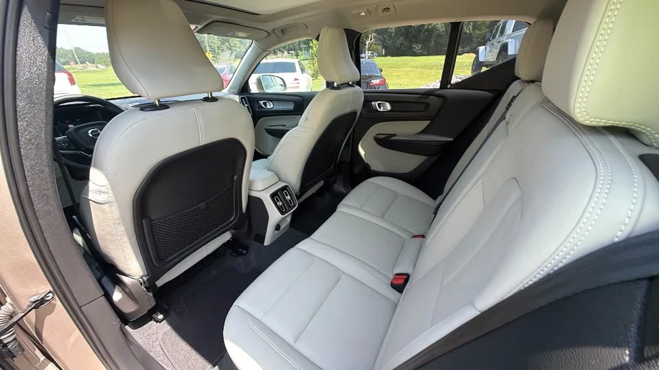 2024 Volvo XC40 - Image 11 of 15