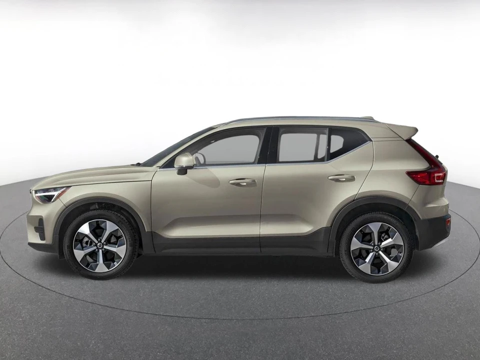 2024 Volvo XC40 - Image 3 of 14