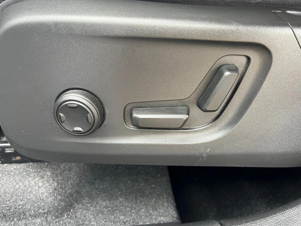 2024 Volvo XC40 - Image 25 of 31