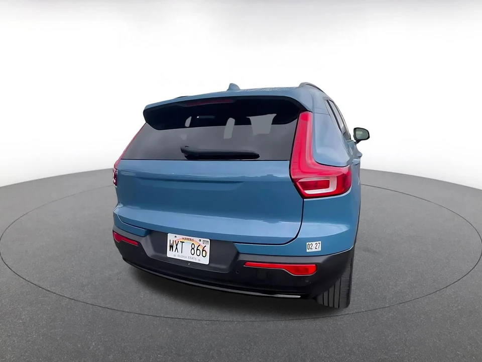 2024 Volvo XC40 - Image 16 of 31