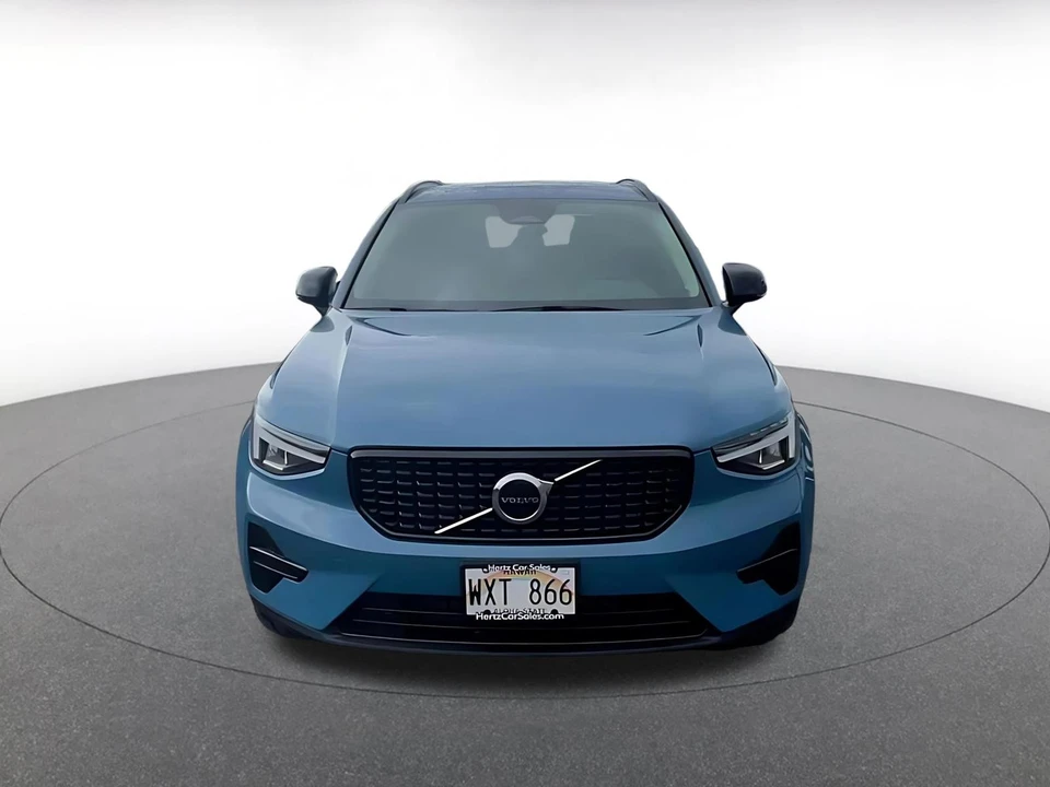 2024 Volvo XC40 - Image 4 of 31