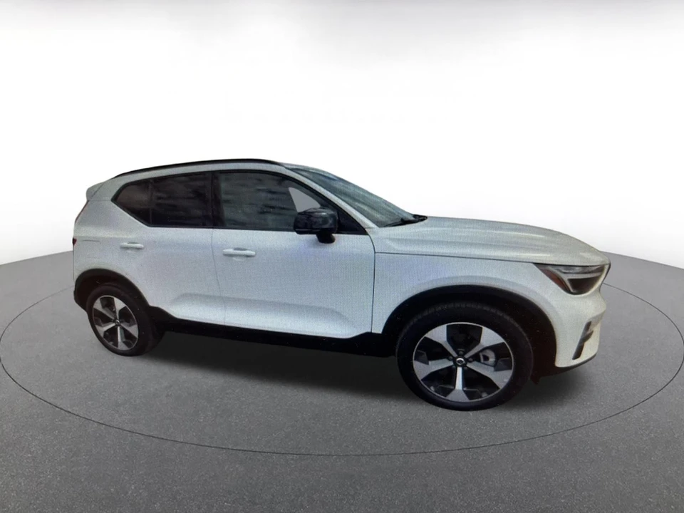 2024 Volvo XC40 - Image 4 of 18