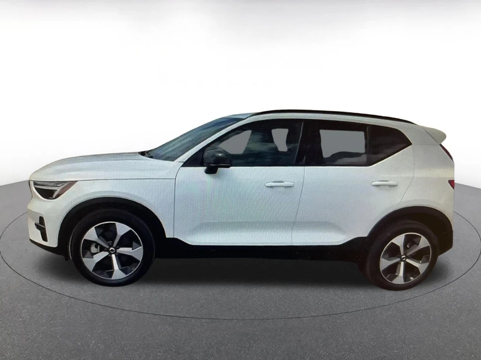 2024 Volvo XC40 - Image 11 of 18