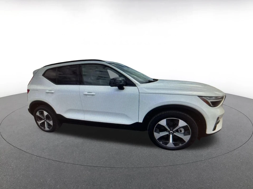 2024 Volvo XC40 - Image 3 of 18