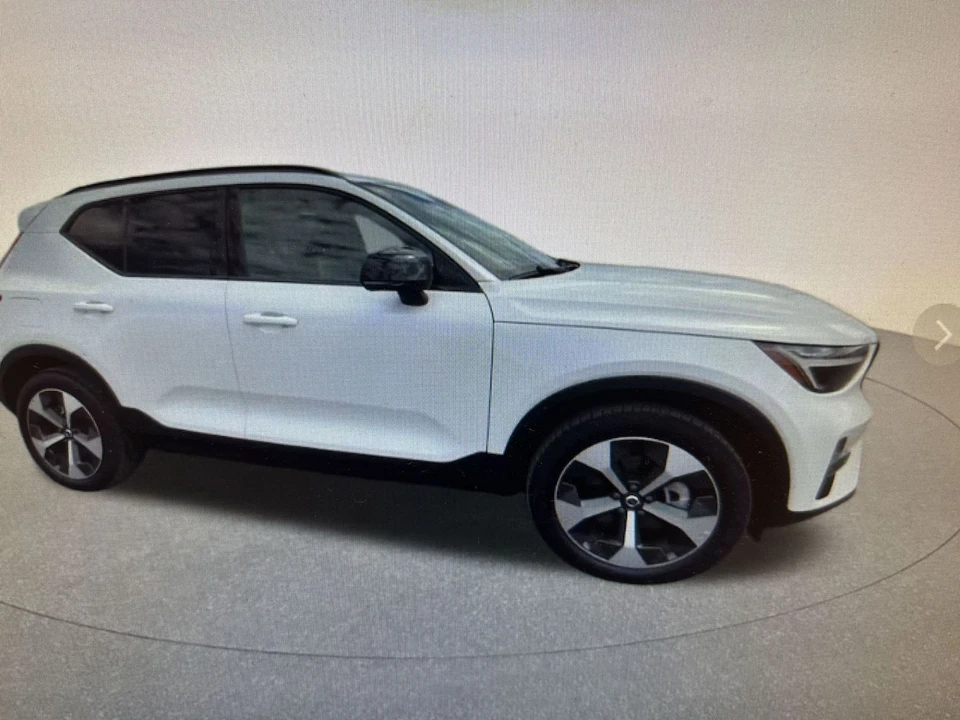 2024 Volvo XC40 - Image 9 of 18