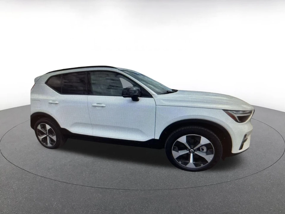 2024 Volvo XC40 - Image 8 of 18