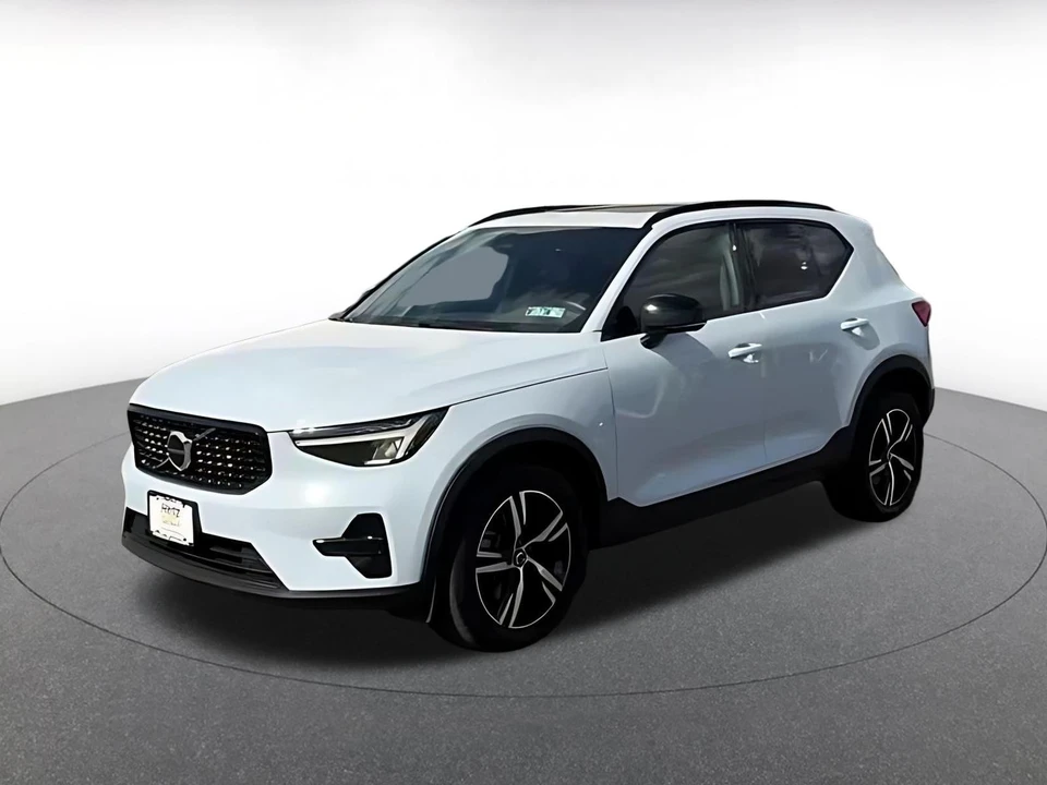2024 Volvo XC40 - Image 7 of 31