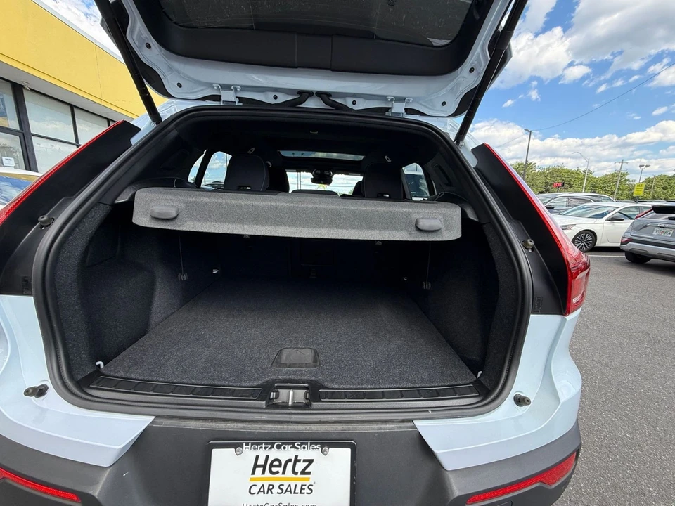2024 Volvo XC40 - Image 30 of 31