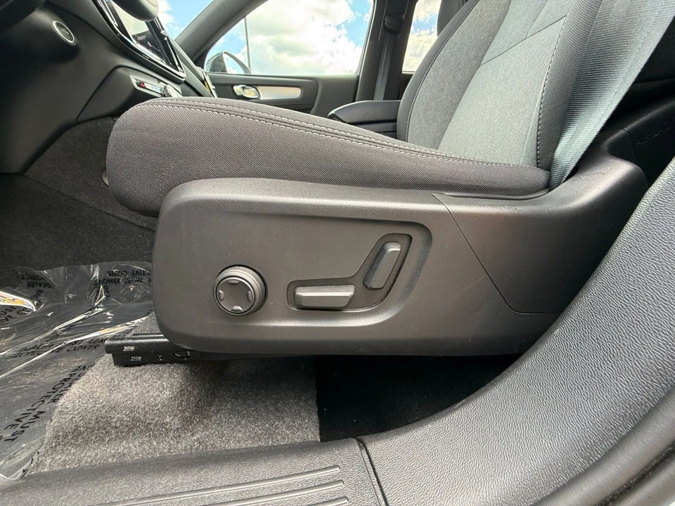 2024 Volvo XC40 - Image 20 of 31