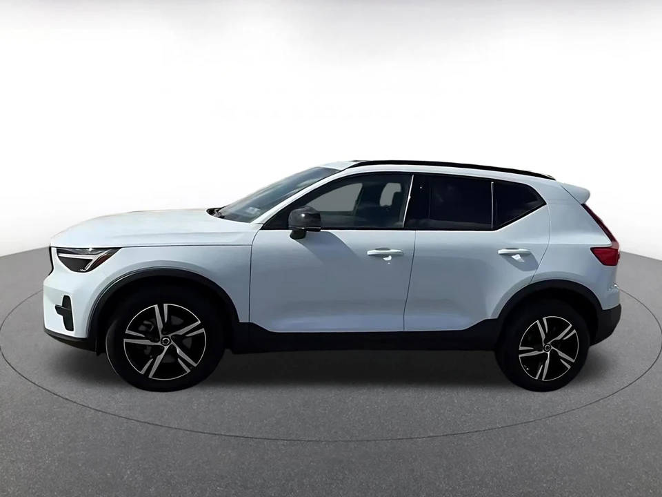 2024 Volvo XC40 - Image 8 of 31