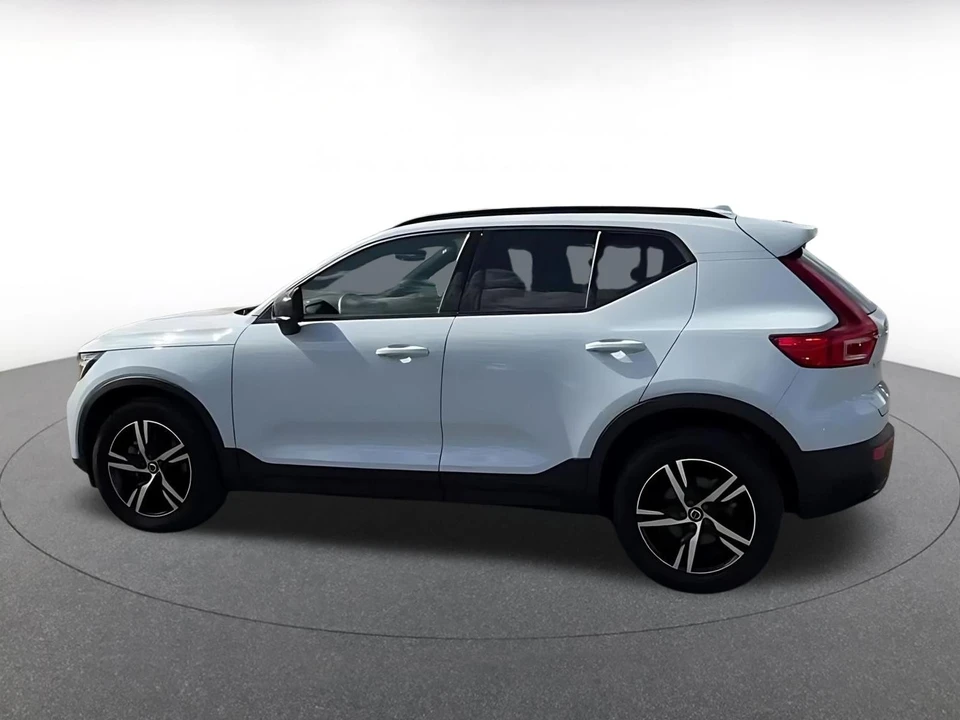 2024 Volvo XC40 - Image 9 of 31