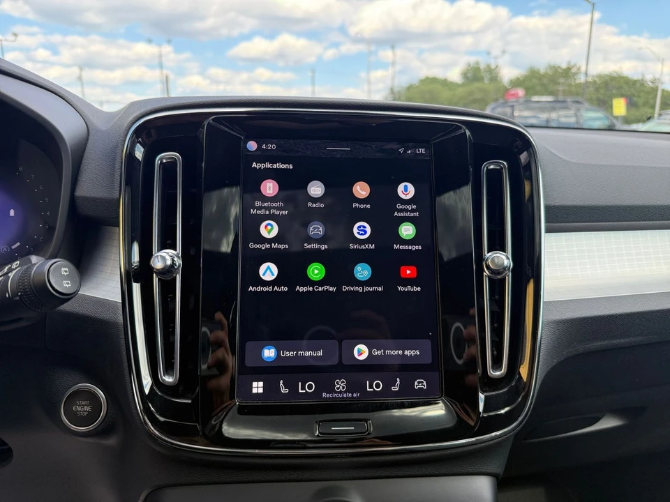 2024 Volvo XC40 - Image 18 of 31