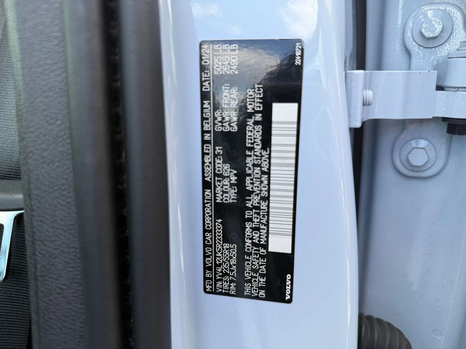2024 Volvo XC40 - Image 28 of 31