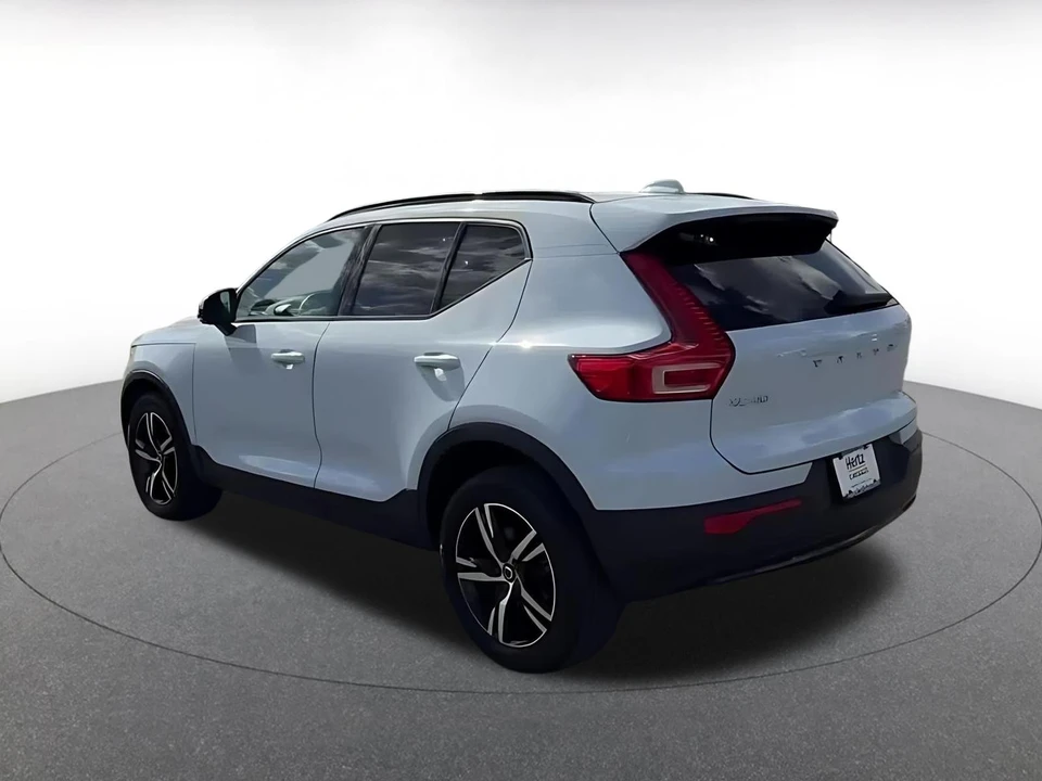 2024 Volvo XC40 - Image 11 of 31