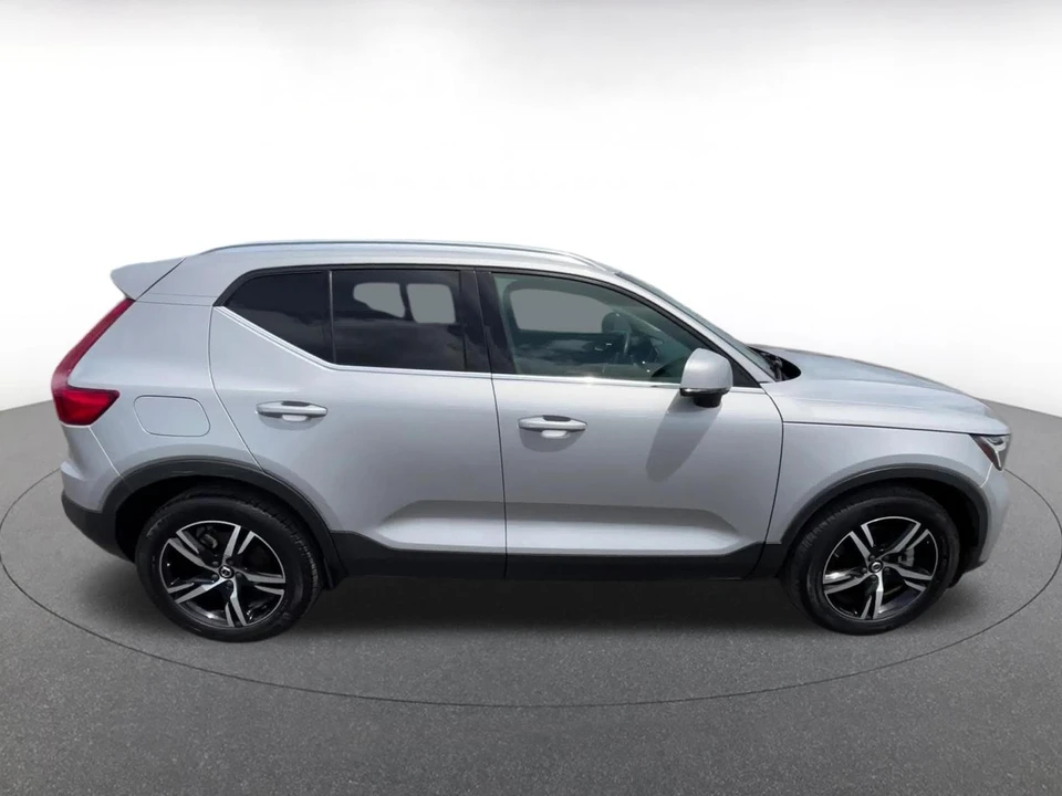 2024 Volvo XC40 - Image 18 of 31