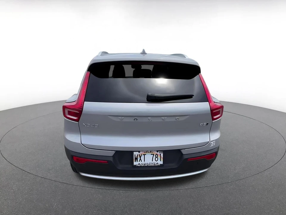 2024 Volvo XC40 - Image 14 of 31