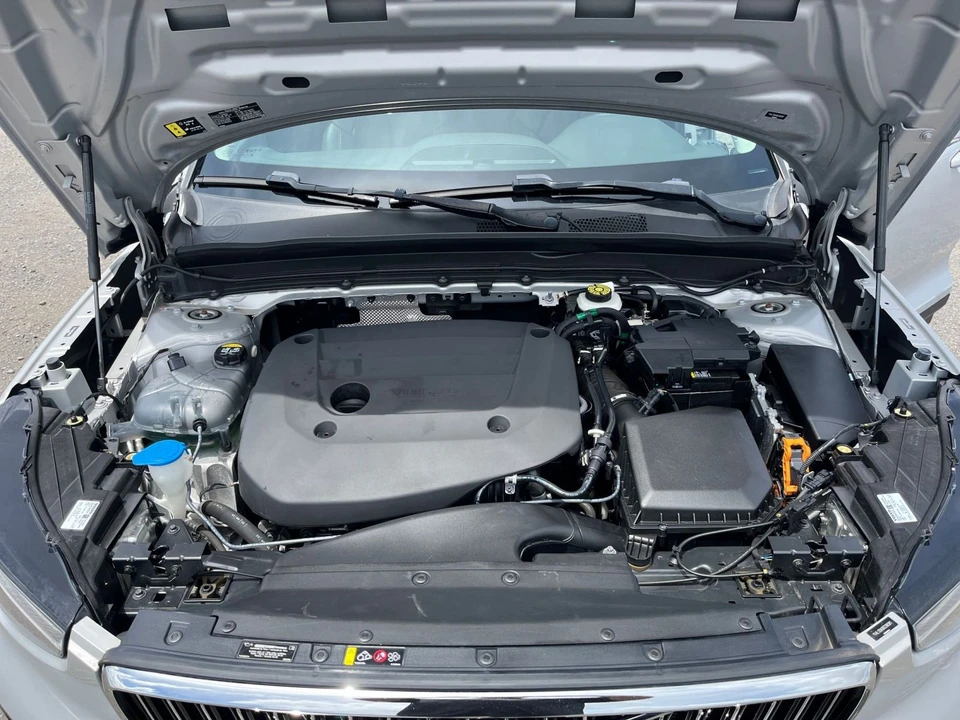 2024 Volvo XC40 - Image 29 of 31